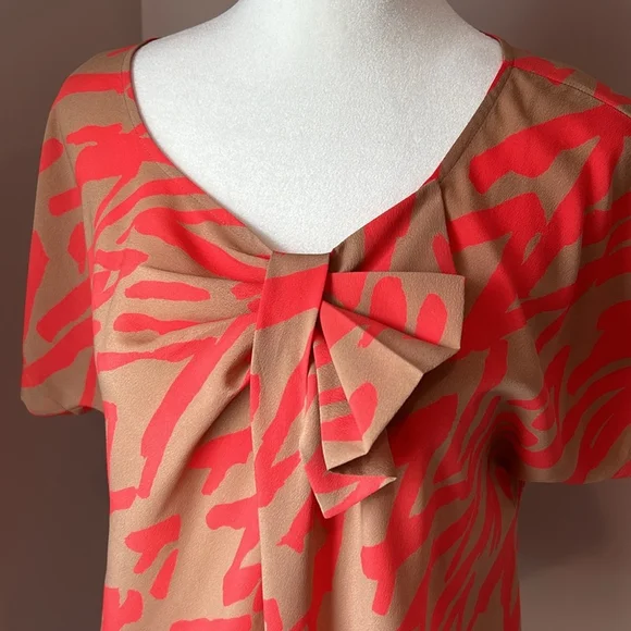 Ann Taylor Loft Bright Coral, Tan Bow Front Top Petite Medium - Picture 2 of 6